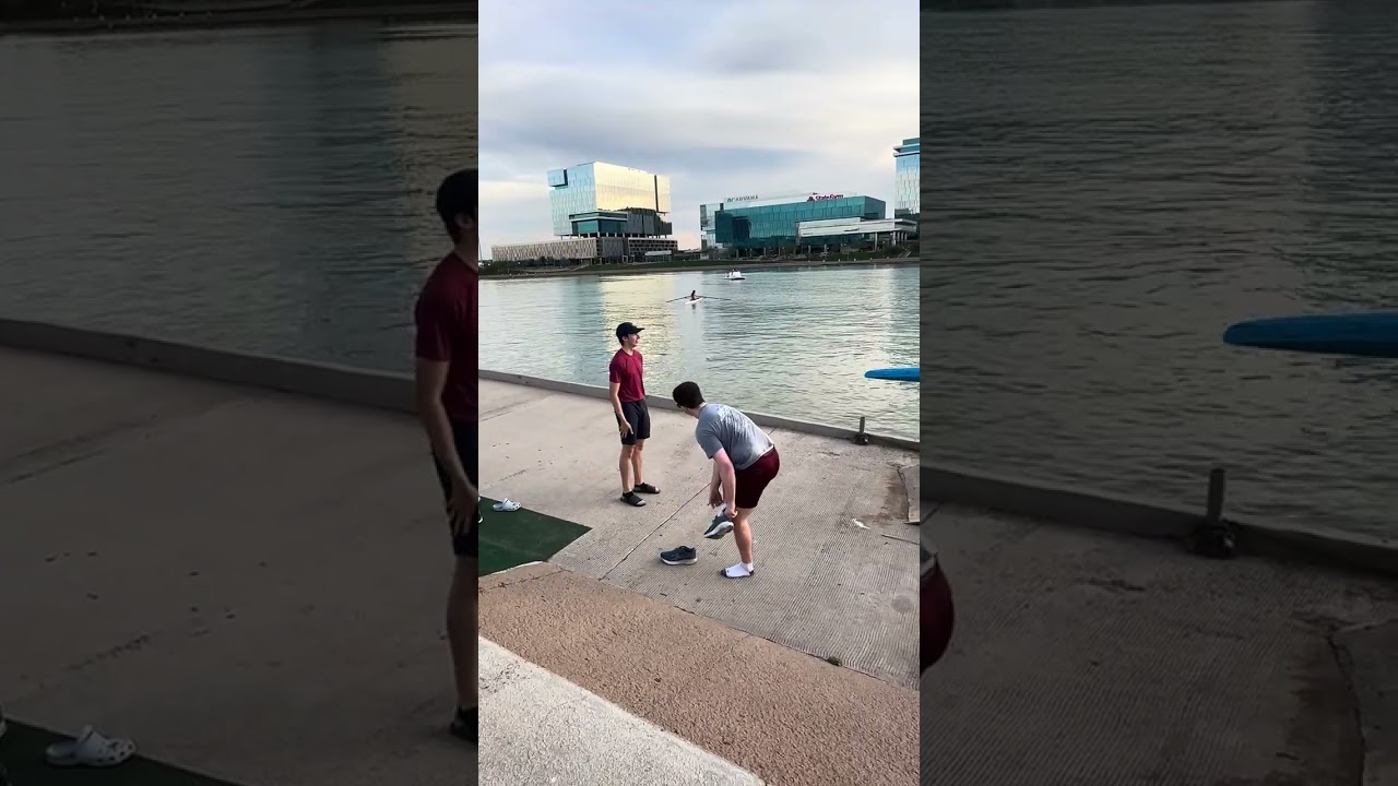 A pair of scullers in for the night