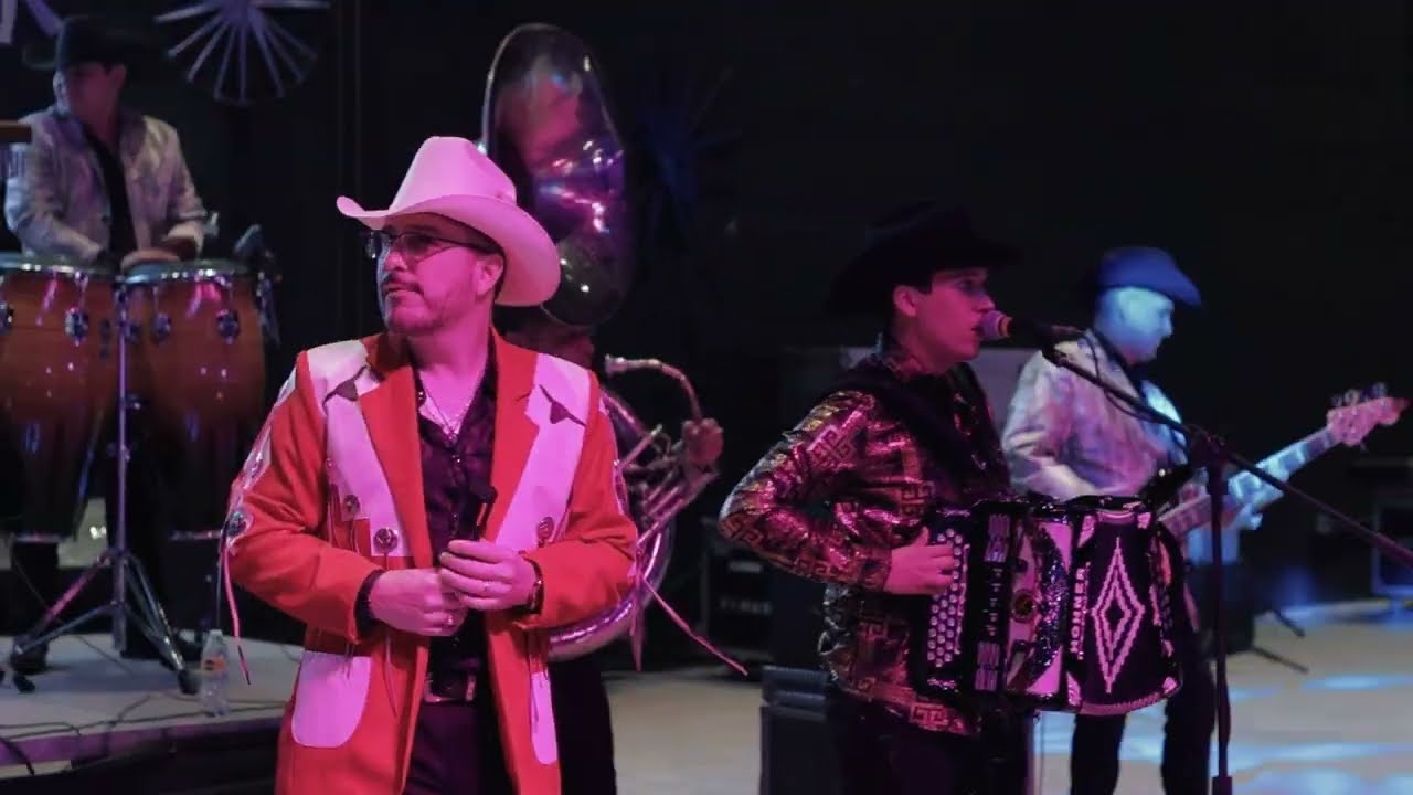 Mis pies - Grupo 2G ft. Alberto Jara (En Vivo)