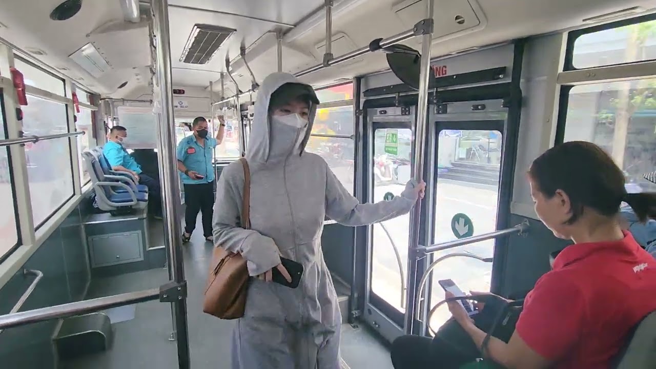 [UET GRADUATION AS GUEST] Hanoibus route 32 ride from Hồ Tùng Mậu to ĐHQGHN Xuân Thủy
