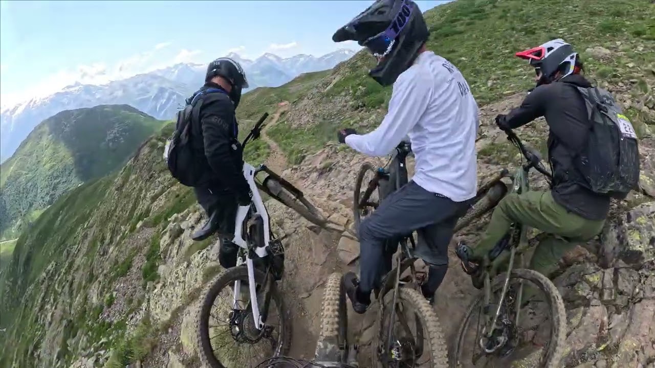 Glacier to bottom / Megavalanche 2025 (almost) full practice run POV