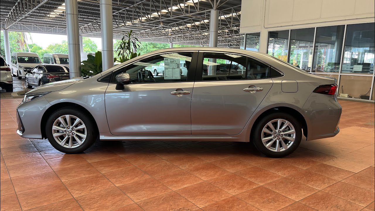 พาเดินชม Altis 1.6 G รุ่นปรับปรุงใหม่ สีเงิน ราคา 894,000.-จอสัมผัส 9 นิ้วกล้องมองหลัง Rear moniter