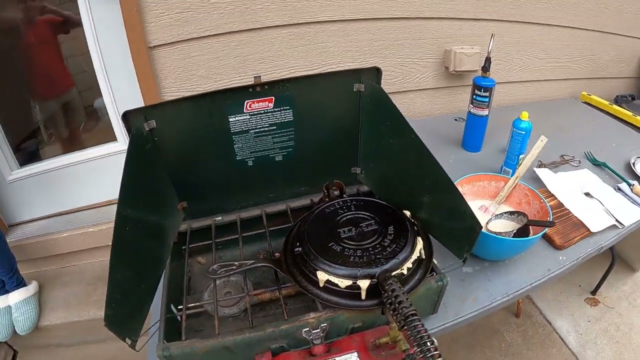 Waffles on a Coleman Camp Stove with Case Iron Griswold No.8 Waffle Maker  (1900's) Part 2