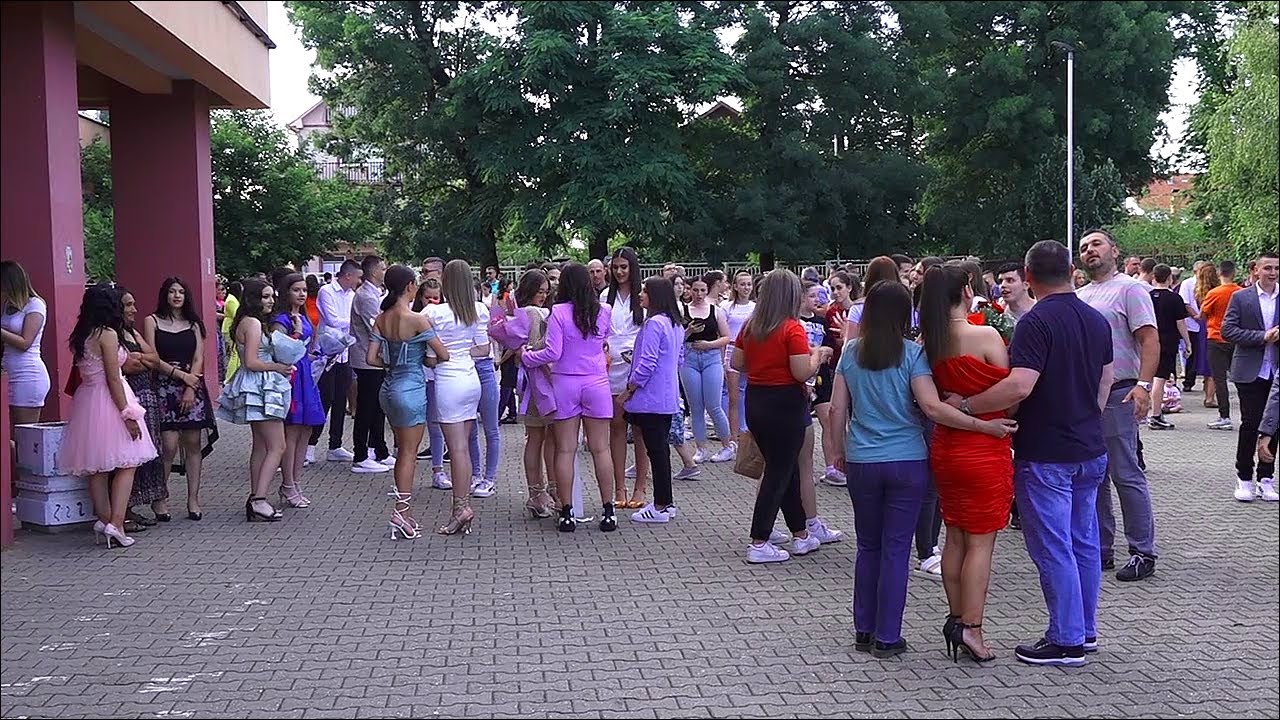 Slavili i mali maturanti osnovne škole Simeon Aranicki