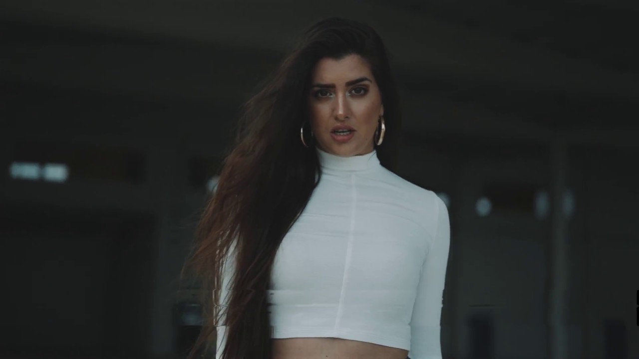 Elisabeth Borne - Never Let Me Die (Official Video)