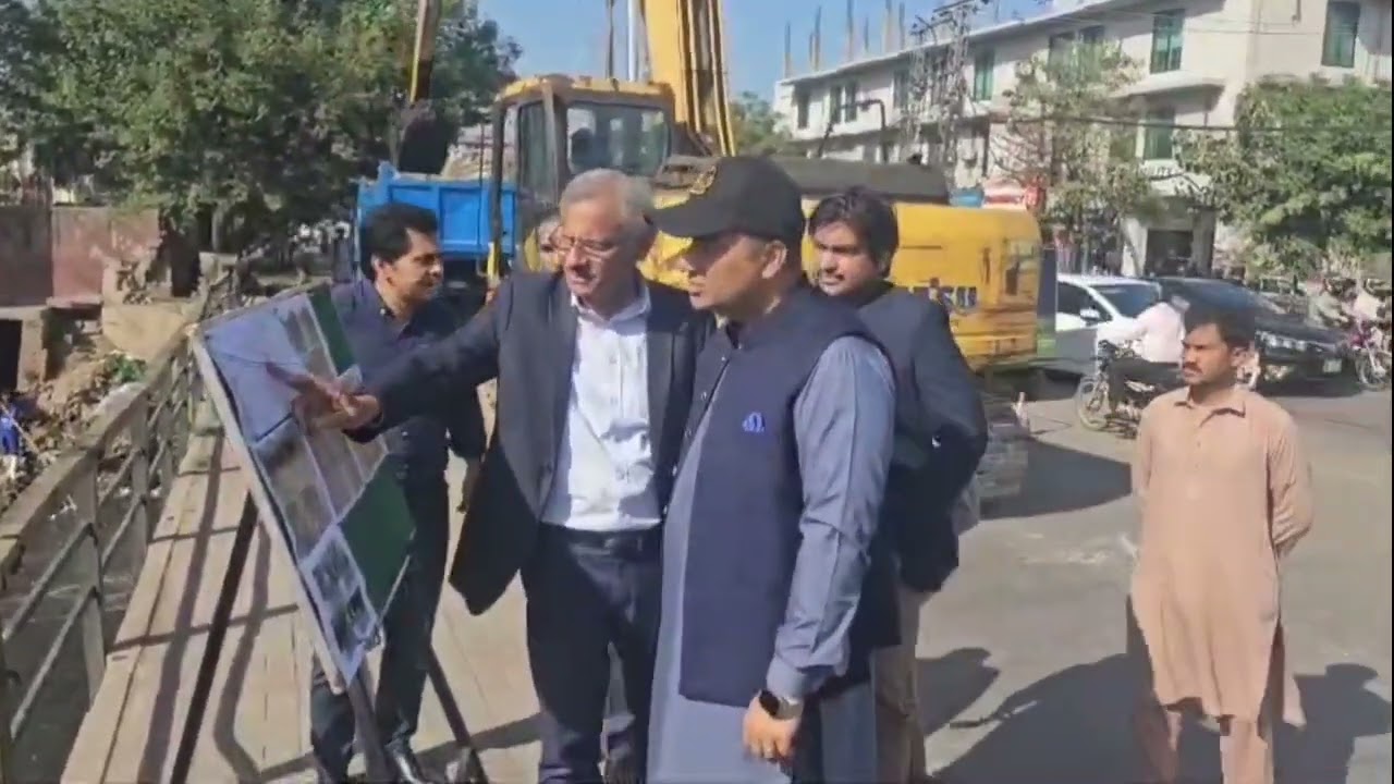 Commissioner Lahore Muhammad Ali Randhawa And MD WASA Ghufran Ahmad Inspected Drain Desilting
