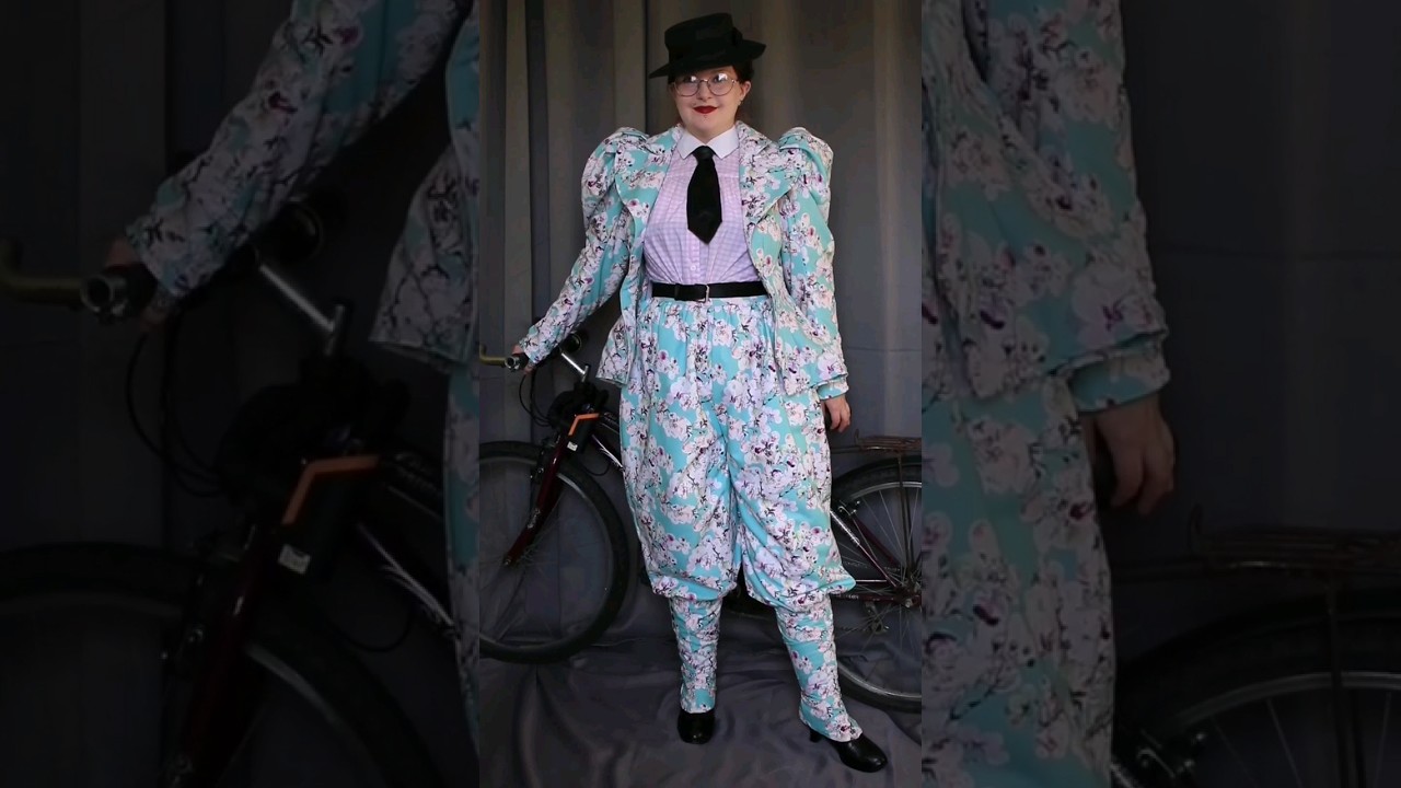 Fun Victorian Cycling outfit #victorianfashion #sewing #costube