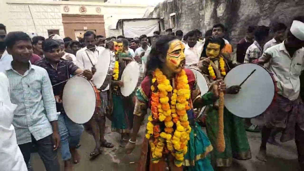 ನಮ್ಮೂರ ಗ್ರಾಮದೇವತೆಯ ಜಾತ್ರೆ#dance #happyb #funny
