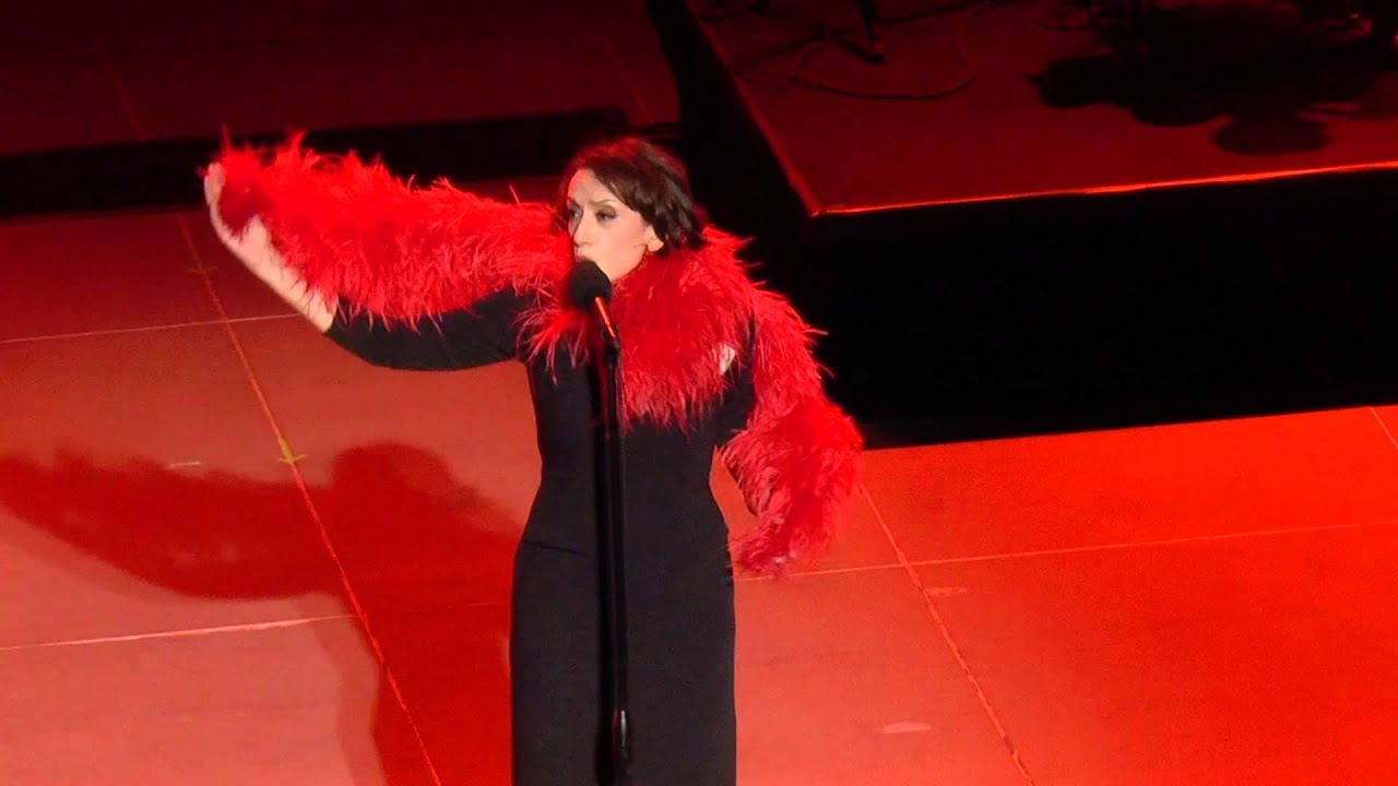 Luz Casal - Un Año de Amor - ( Athens , Odeon of Herodes Atticus , 11-9-2014 )