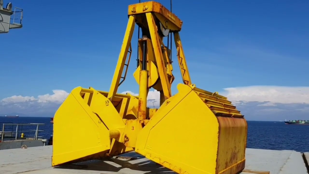 Operation test of crane and Grab before arrival by 2/E Văn Dũng.