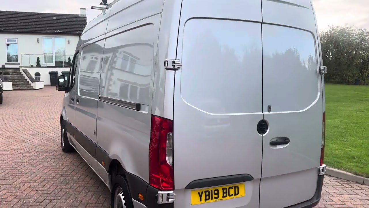 Mercedes sprinter ,1 owner metallic silver ,AIRCON!!! REAR CAMERA !!!!