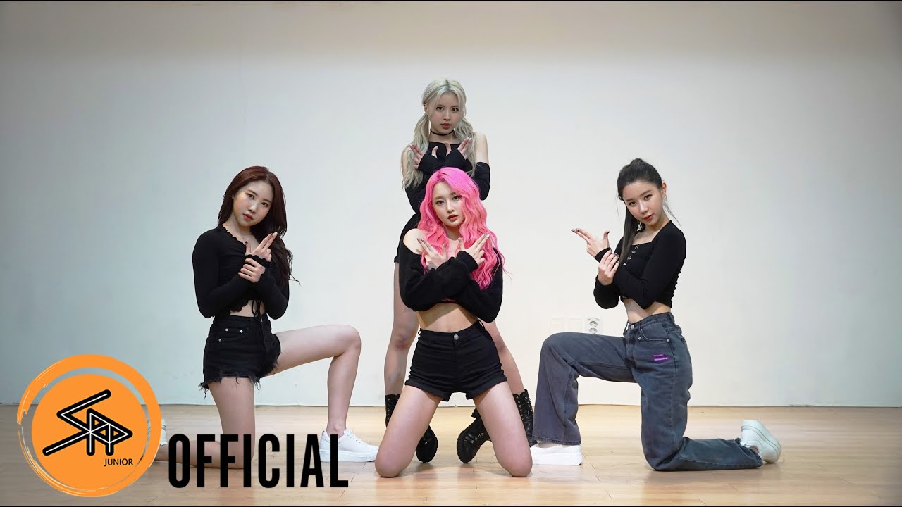 Rocking doll (록킹돌) | 'Rocking Doll' Dance Practice