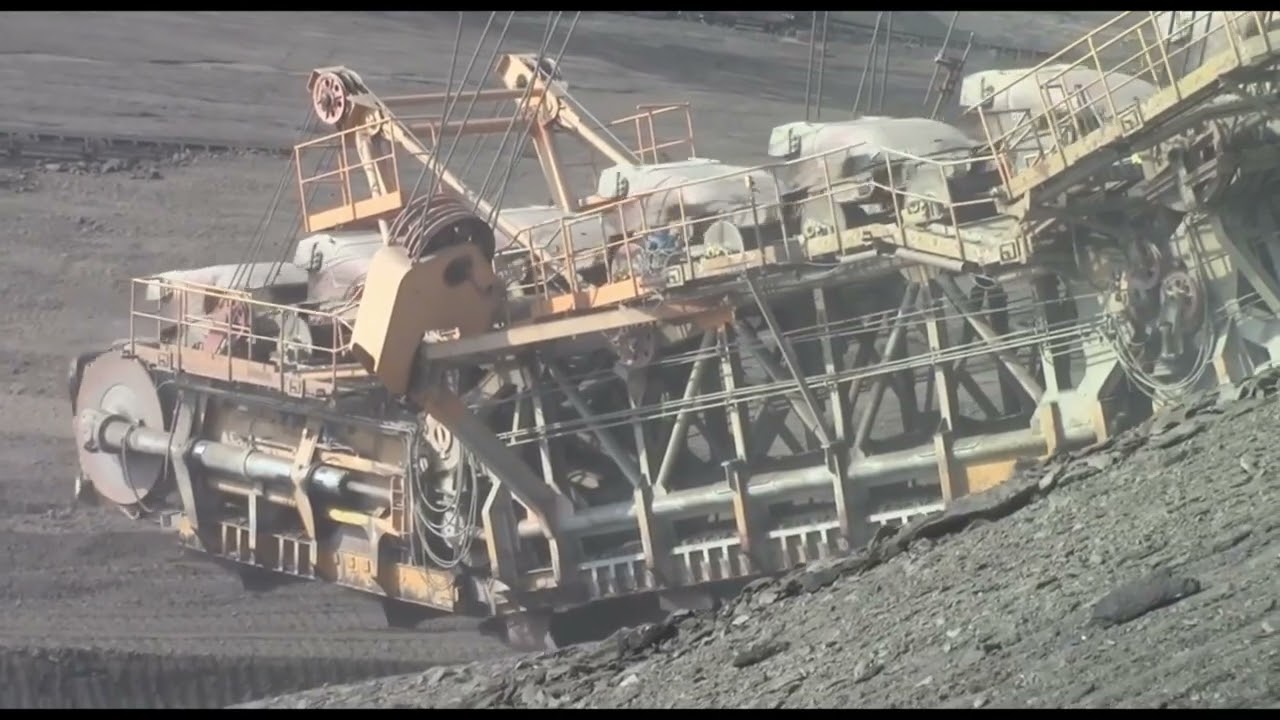 Company Hutn&iacute; Mont&aacute;že & Noen - RK 5000 bucket chain excavator