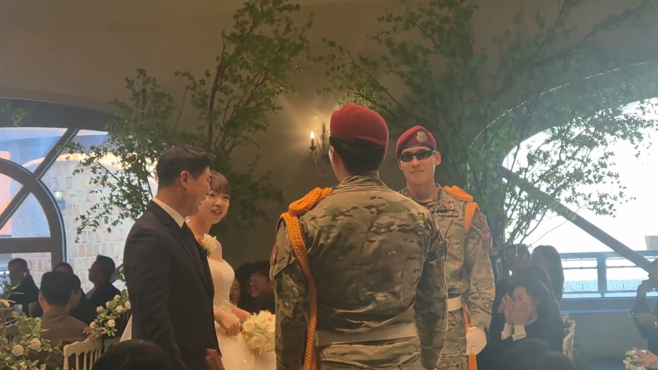 흔한 공군 특수부대 결혼식.