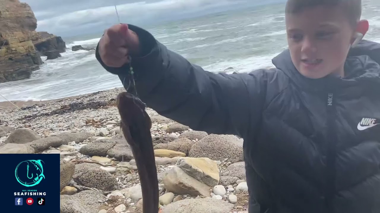 Fishing a big sea at Whitburn wherry