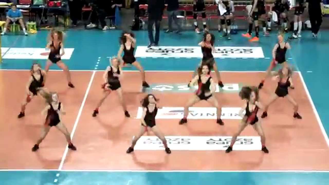 BAILANDO ZAKSA Cheerleaders - Beyonce - Run the world - 25.02.2015