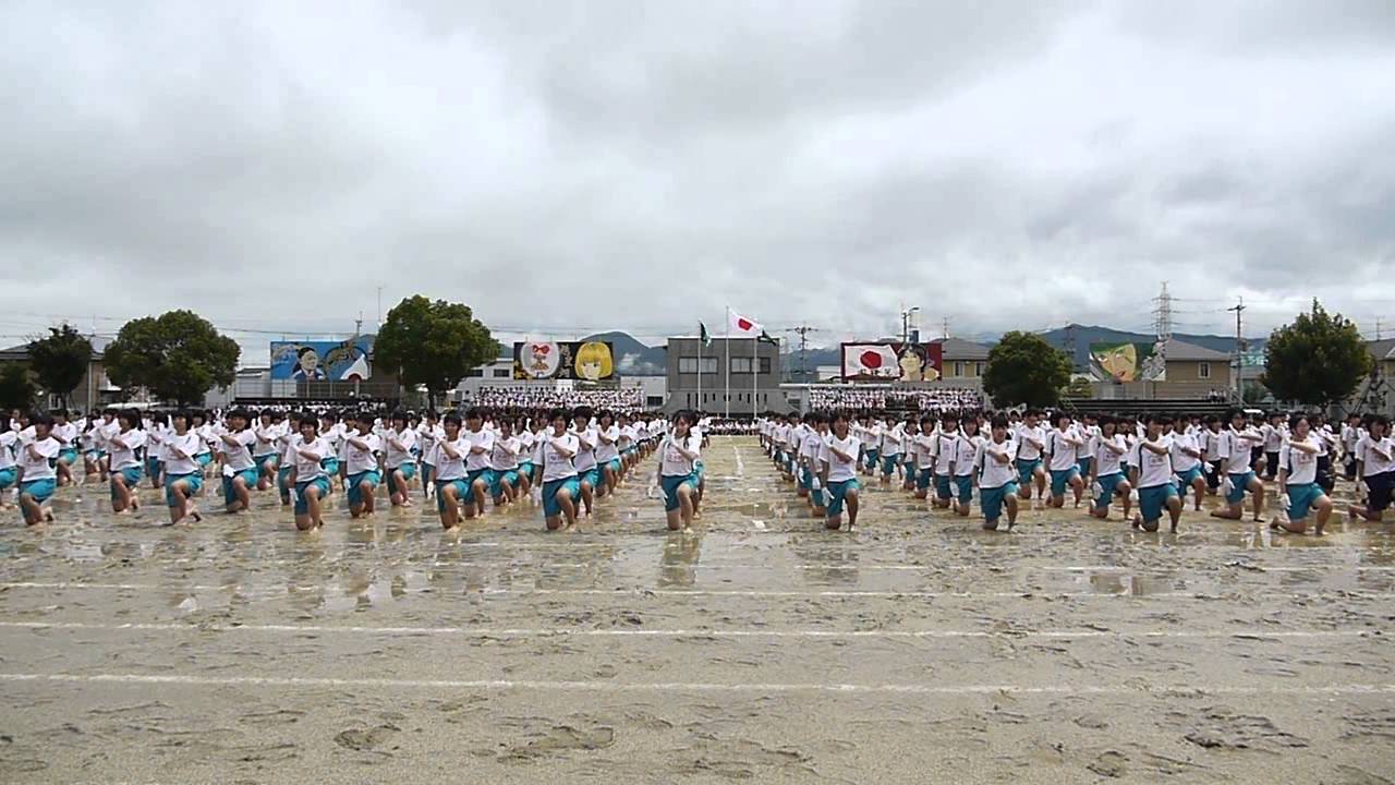 平成24年度八代高校・八代中学鳳雛祭でのマスゲーム