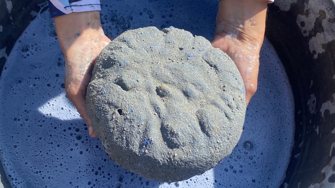 Blue sand Crumbling in water 💦#satisfyingasmr relaxing asmr video ever 