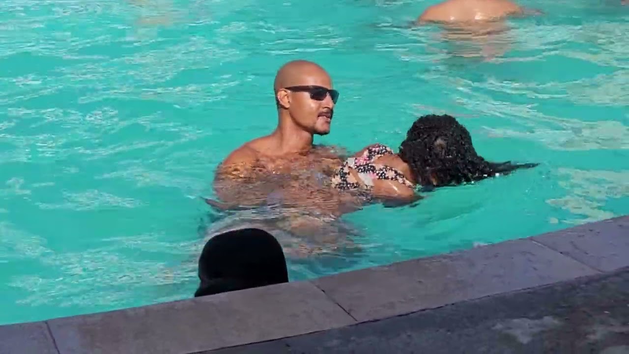 Um dia na piscina com a galerinha!