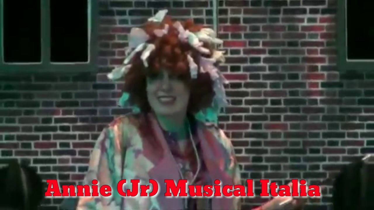 Annie - It's the hard knock life - All versions