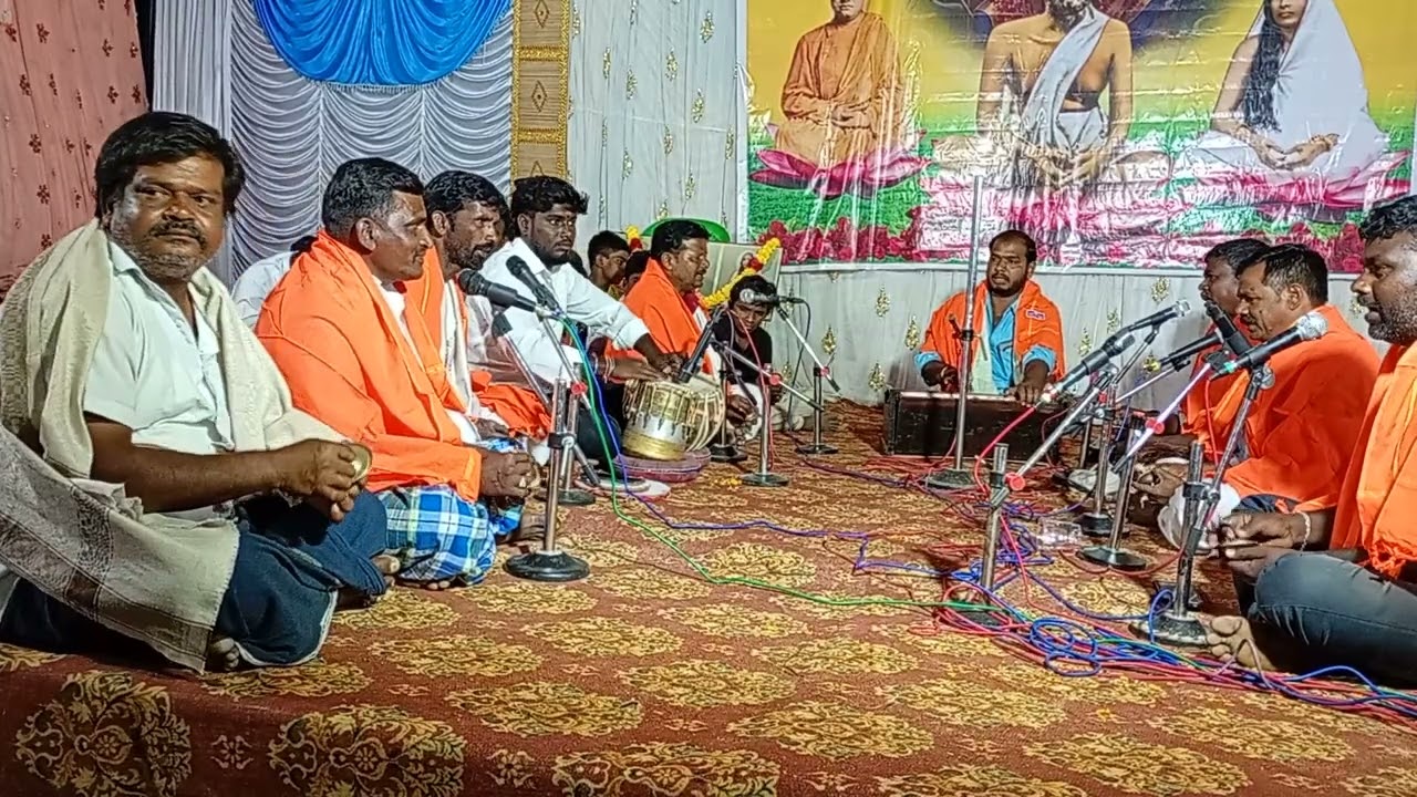 హర్మోనిస్ట్ అశోక్ కుమార్, తబాలా కుమార్  గాయకుడు వీరప్ప మొలగవల్లి గ్రామం 