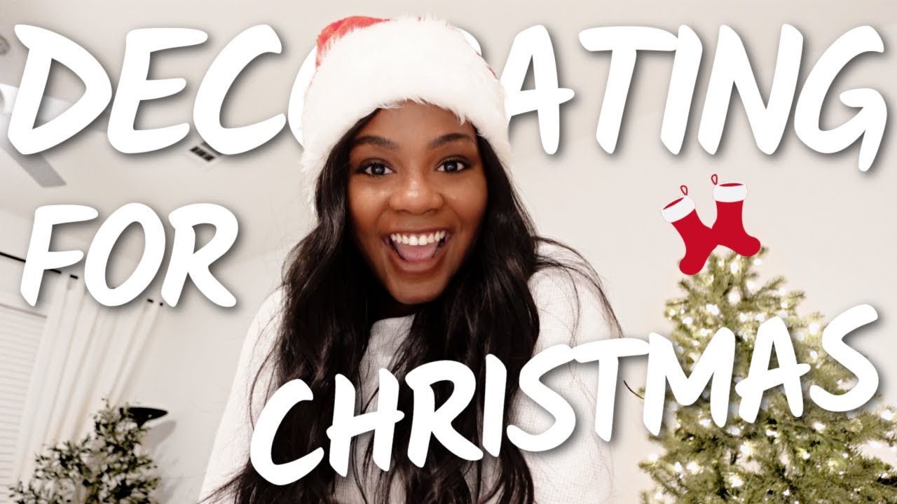 Decorating for Christmas, Working at SKIMS, Creating My Vlogmas Intro | VLOGMAS DAY 1