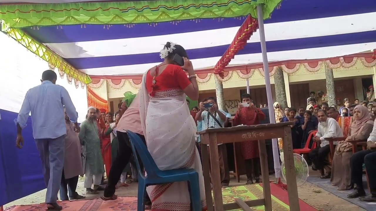 বাল্য বিবাহ নিয়ে খুব সুন্দর একটি নাটক হোসেন্দী উচ্চ বিদ্যালয় এর ছাত্রীরা অভিনয়ে.....