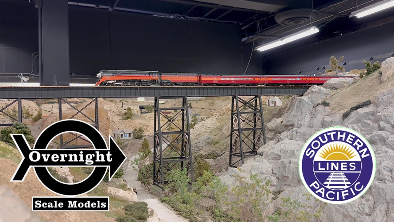 HO Scale Southern Pacific Daylight MTH GS4 4-8-4 #4453