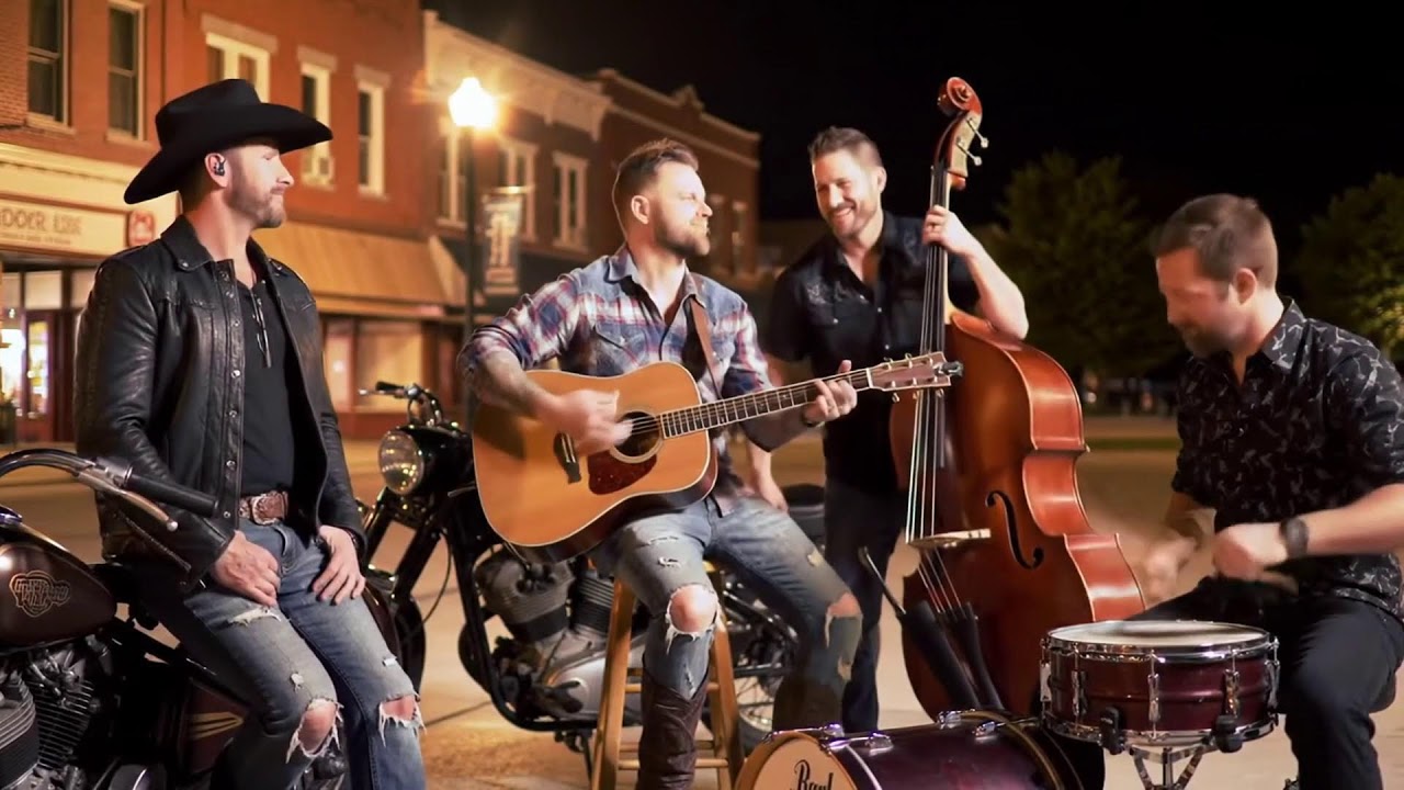 Country Rock Mix – Southern Skies & Whiskey Fire Inspired by Chris Stapleton
