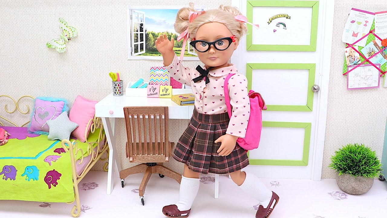Baby Doll prepares her bag for work as a teacher at school! Play Toys
