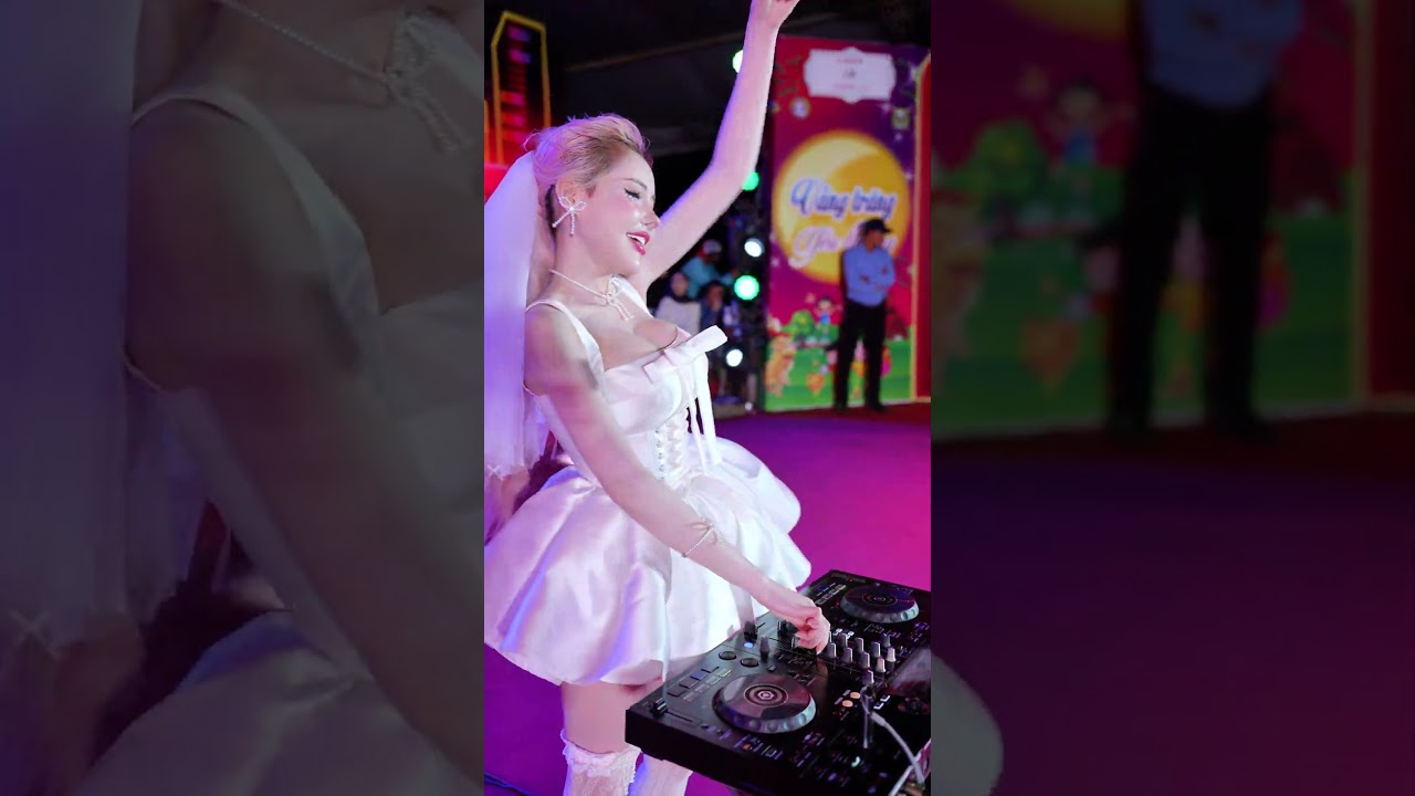 DJ NGÂN 98 - Lần nào đi diễn hội chợ về cũng nhận được rất nhiều 0án trách