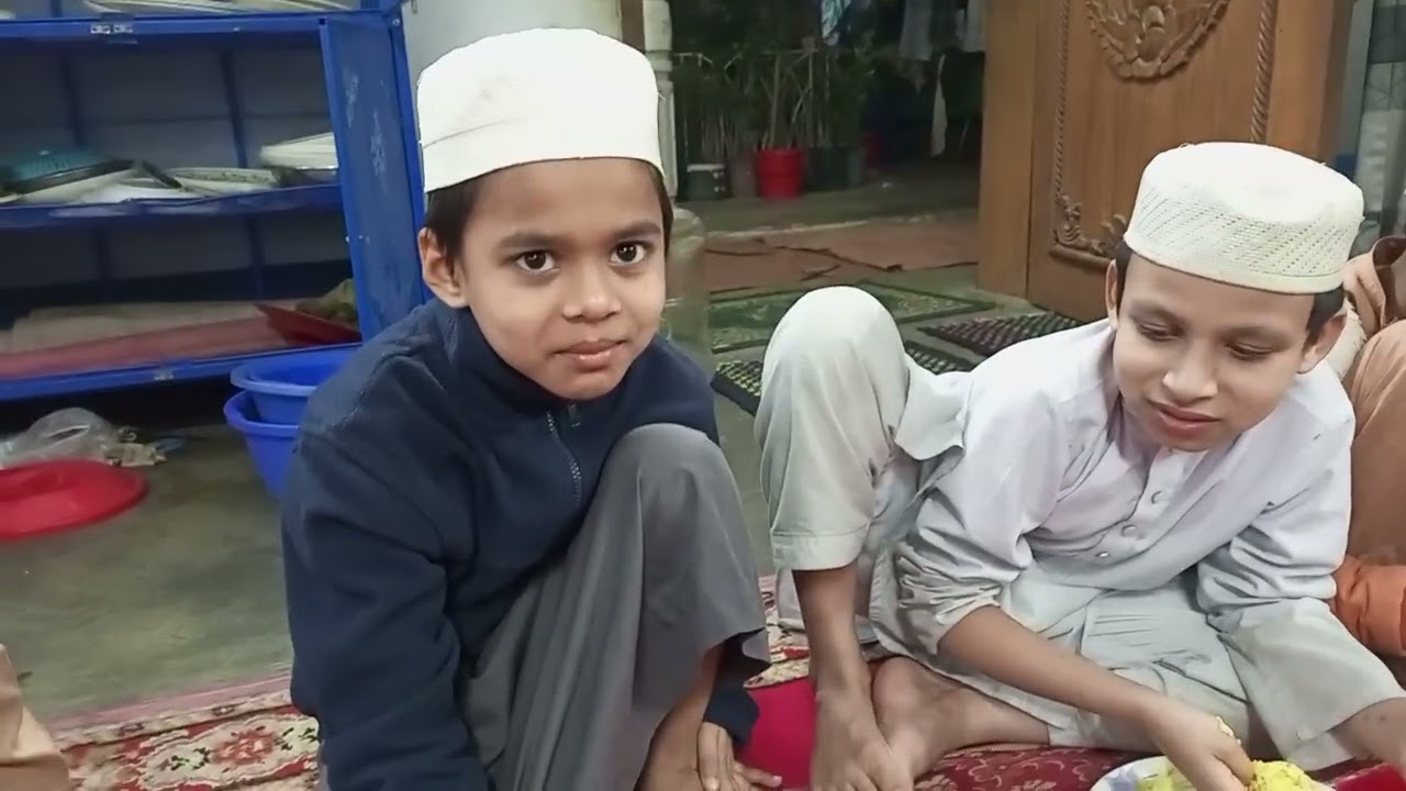 মাদ্রাসা ছাত্রদের খাবার 