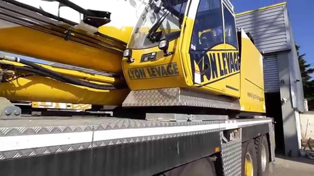 Liebherr LTM1350-6.1  &  Grove GMK6400 LYON LEVAGE (Lyon - France)