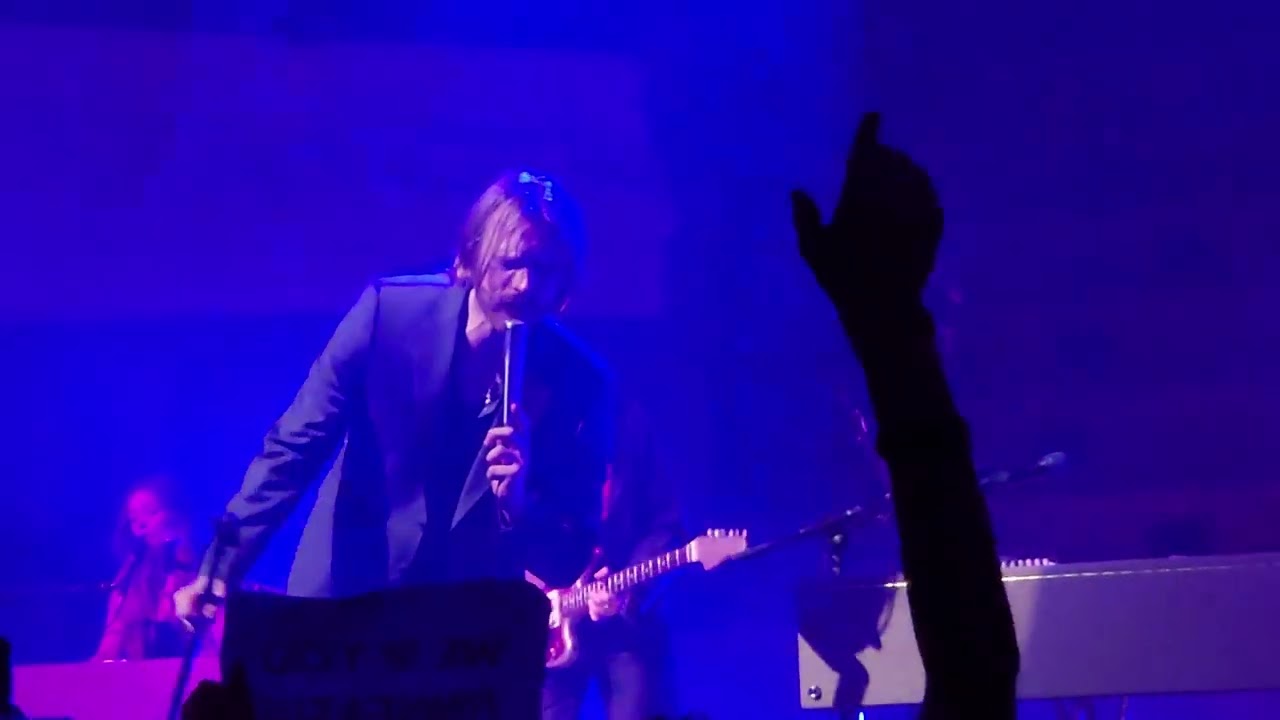 Finneas  - Whats it gonna take to break your heart - Auckland 7 Jan 2025