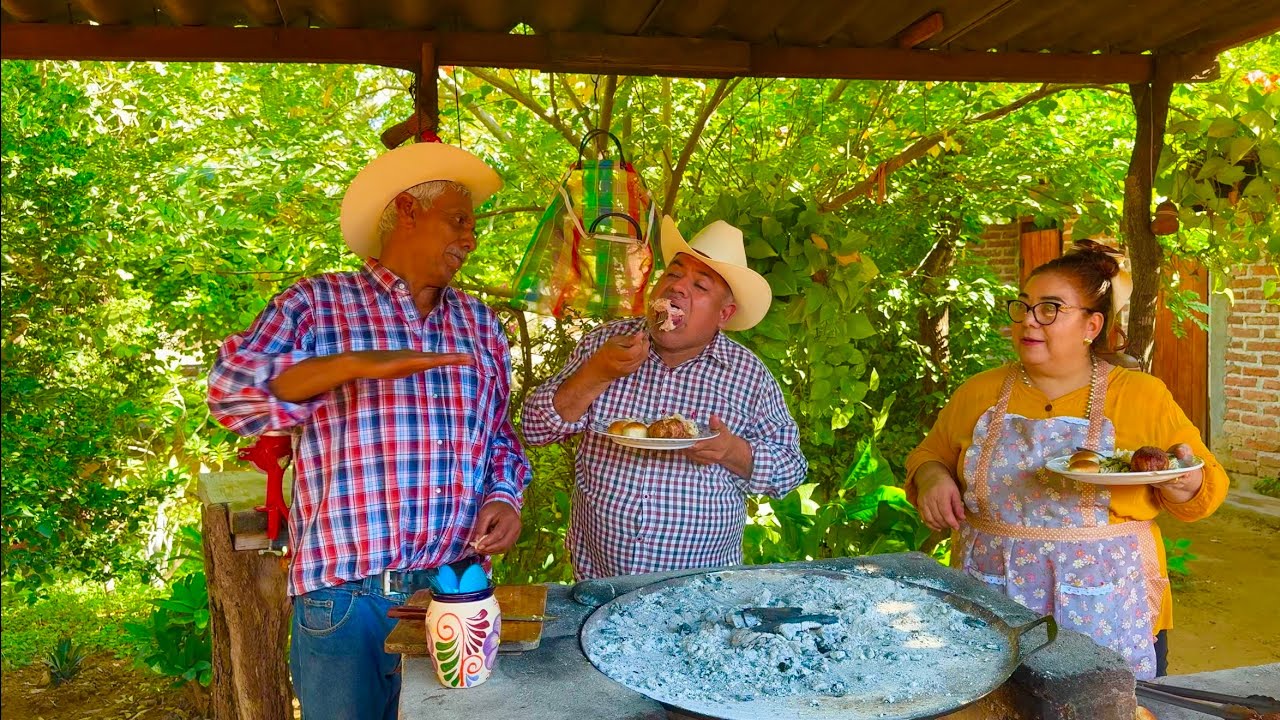 Consiente a la familia con estas PECHUGAS RELLENAS en NAVIDAD! || Ay Nomas