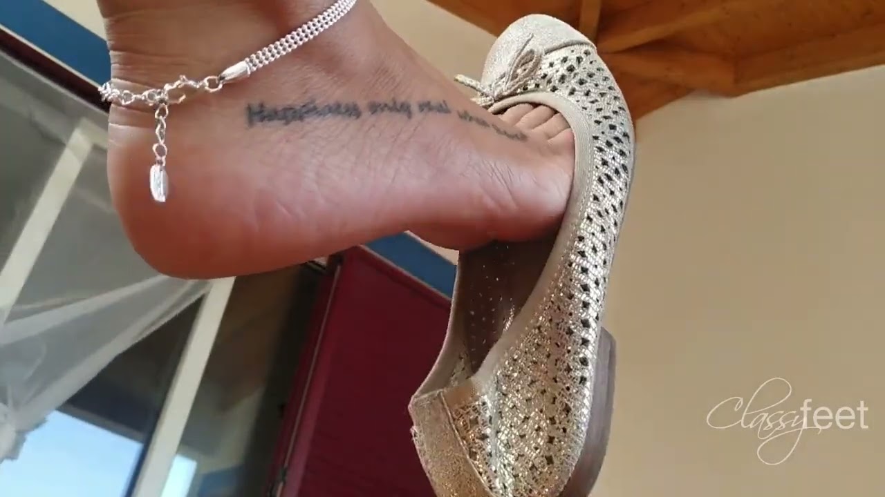 New flats #shoeplay #candidfeet