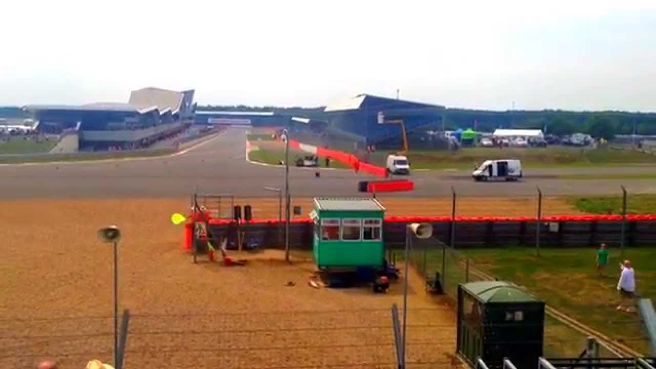 Silverstone Classic 2014 FIA masters historic F1 crash international pit straight 26/7/2014
