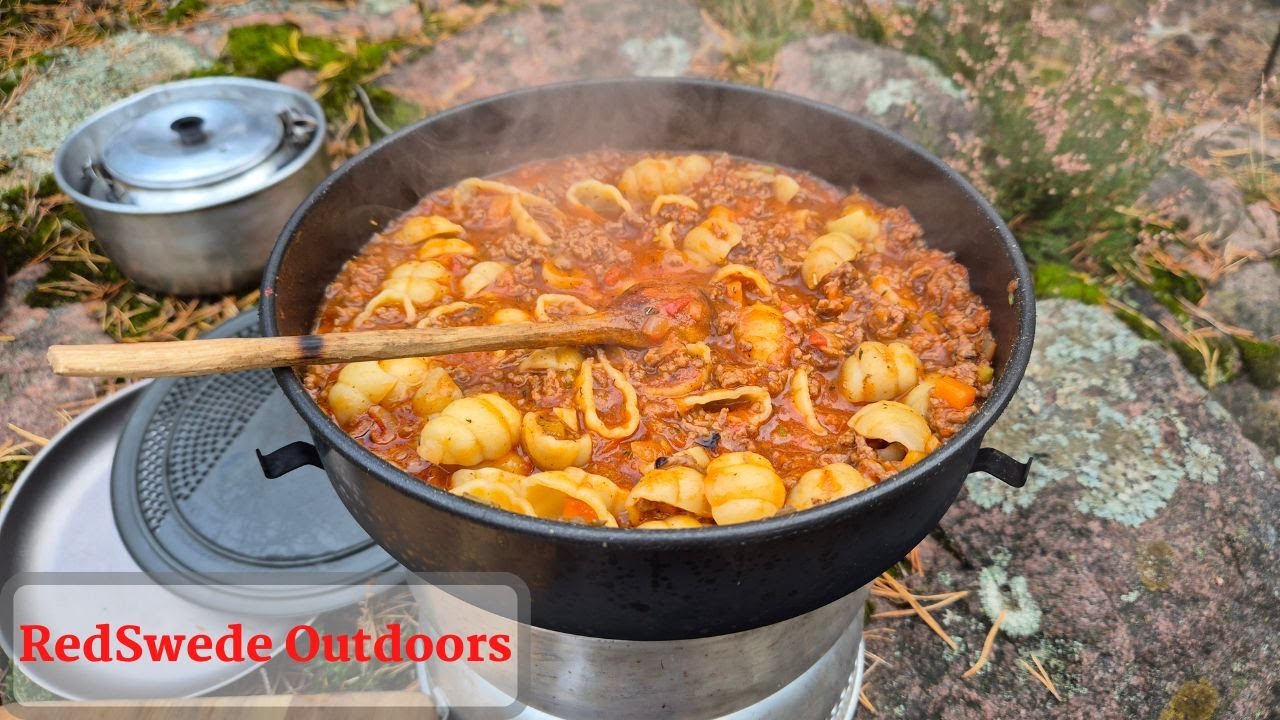 Trangia Cooking - Pasta Bolognese (Swedish version)