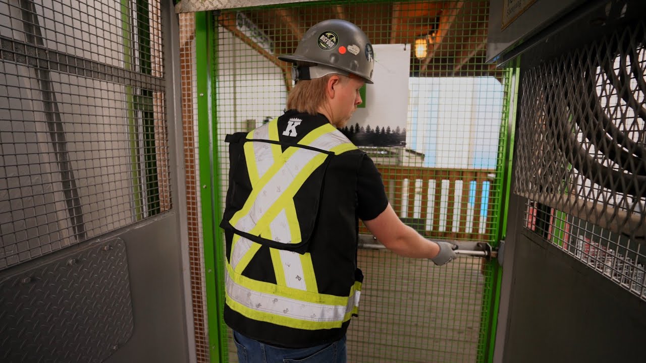Become a Hoist Operator: Training & Career Opportunities