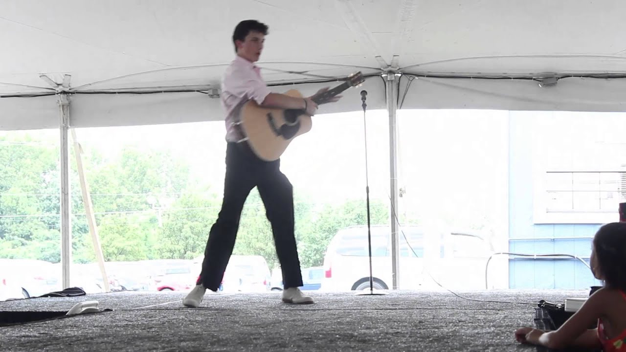 Drake Milligan sings 'Baby Lets Play House' at Elvis Week 2013 (video)