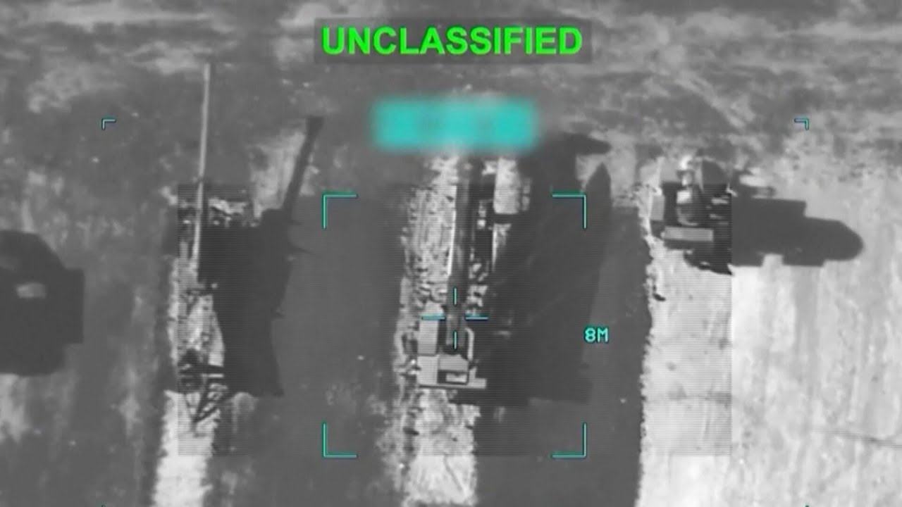 США «полностью уничтожают» иранскую армию.
