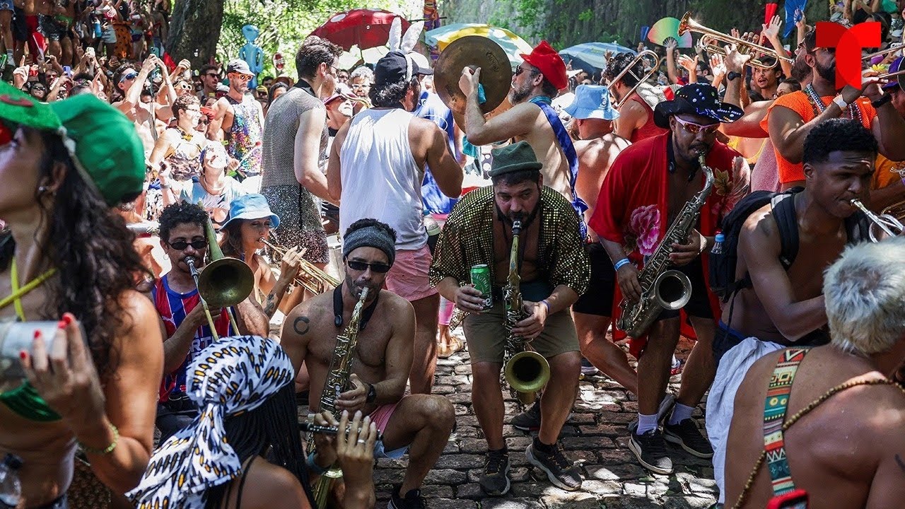 EN VIVO: El carnaval de calle toma las calles de Río de Janeiro