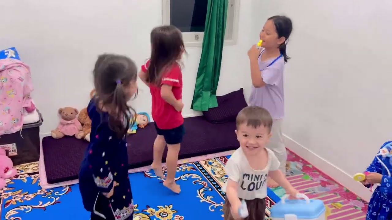 دورهمی یعنی خنده‌هایی که خستگی دنیا را می‌شوید.ساده ست، ولی خاطره‌هایش ماندگاراست.❤️