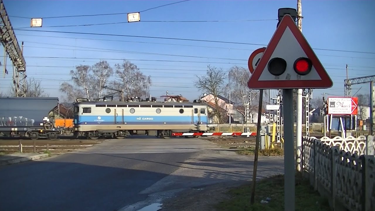 Spoorwegovergang Dugo Selo (HR) // Railroad crossing // Željeznički prijelaz