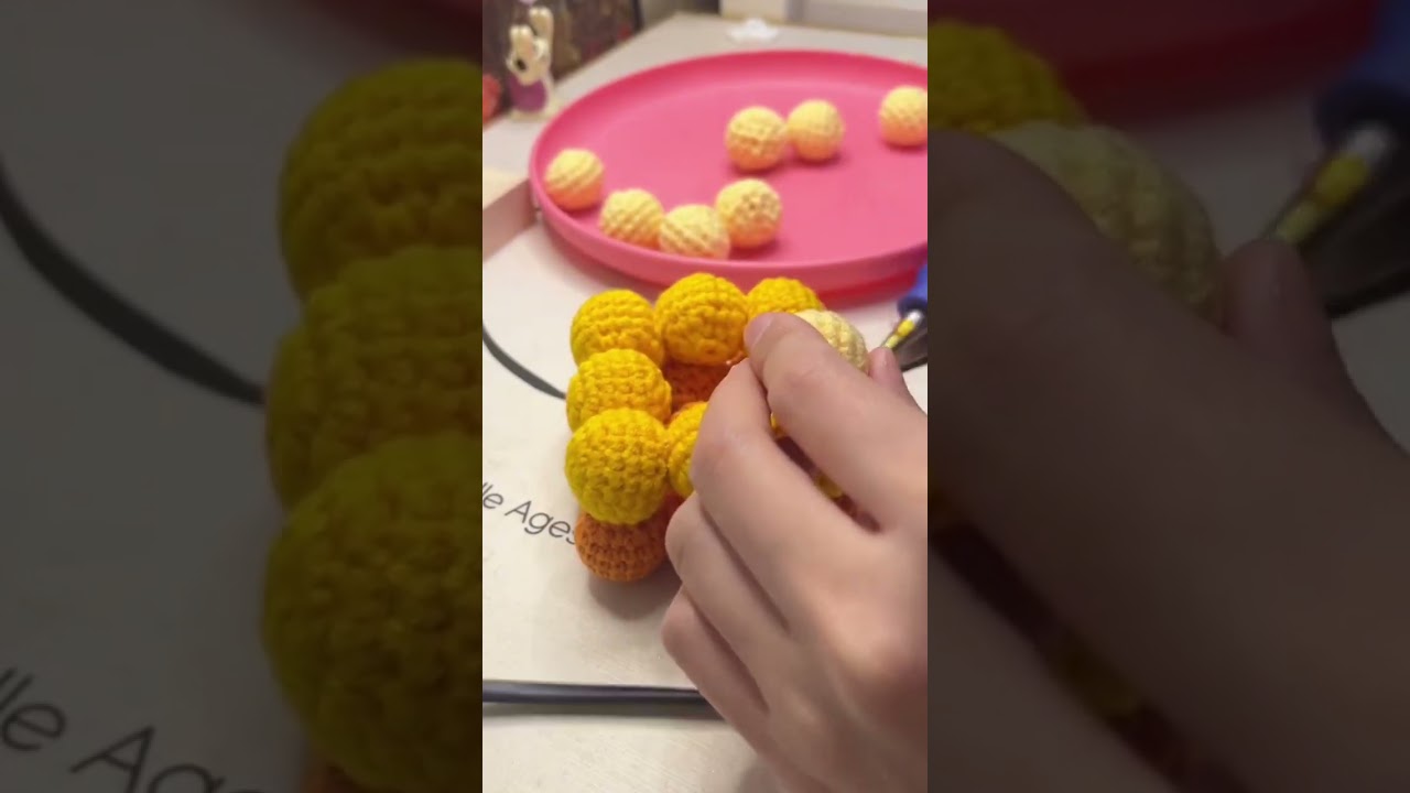 Chậu hoa tulip để b&agrave;n si&ecirc;u xinh #danmoclen #moclen #crochet #diy