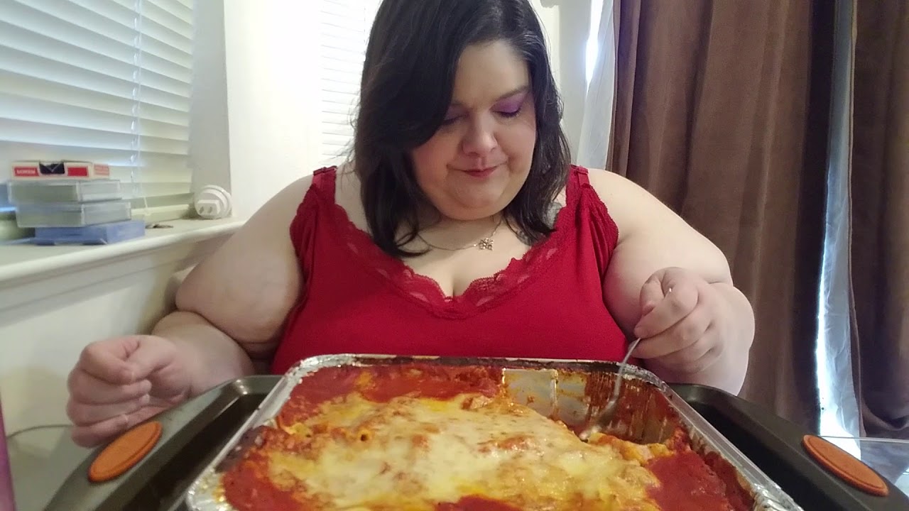 The Big Lasagna Feast Mukbang