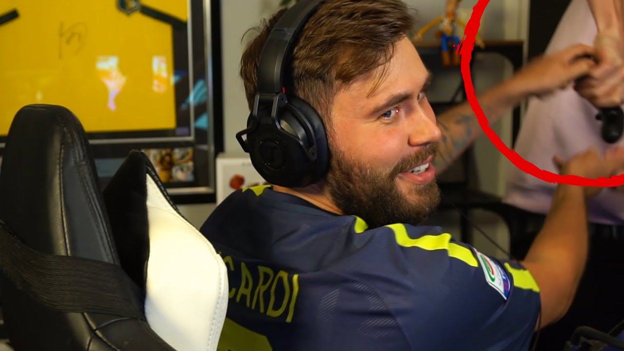 Matthy (25) kan niet tegen zijn verlies (met Koen2)