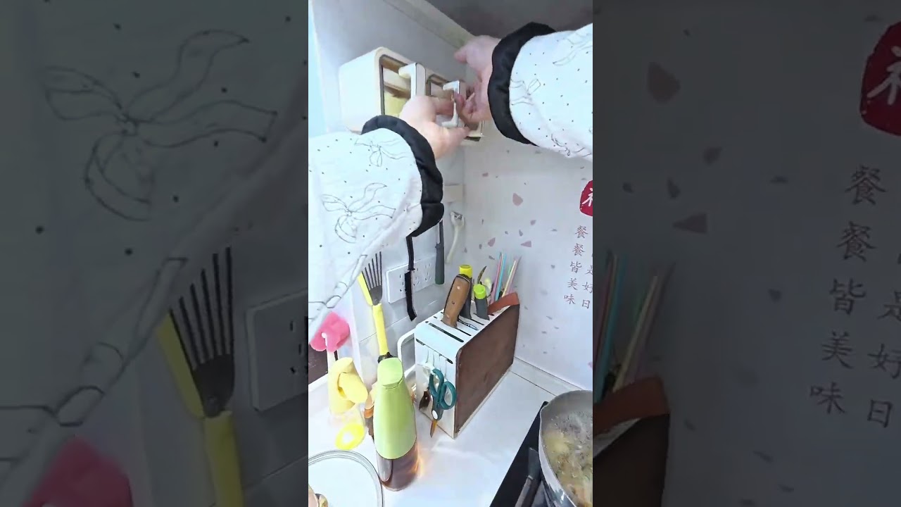 Inside an Average Daughter's Life: Family Secrets Unveiled in Vlog 22