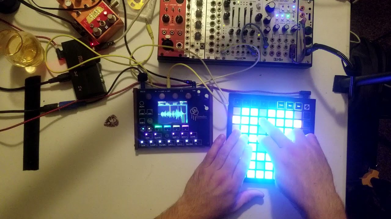 Wanna see me Ebow my Pipa? // Eurorack // Mood
