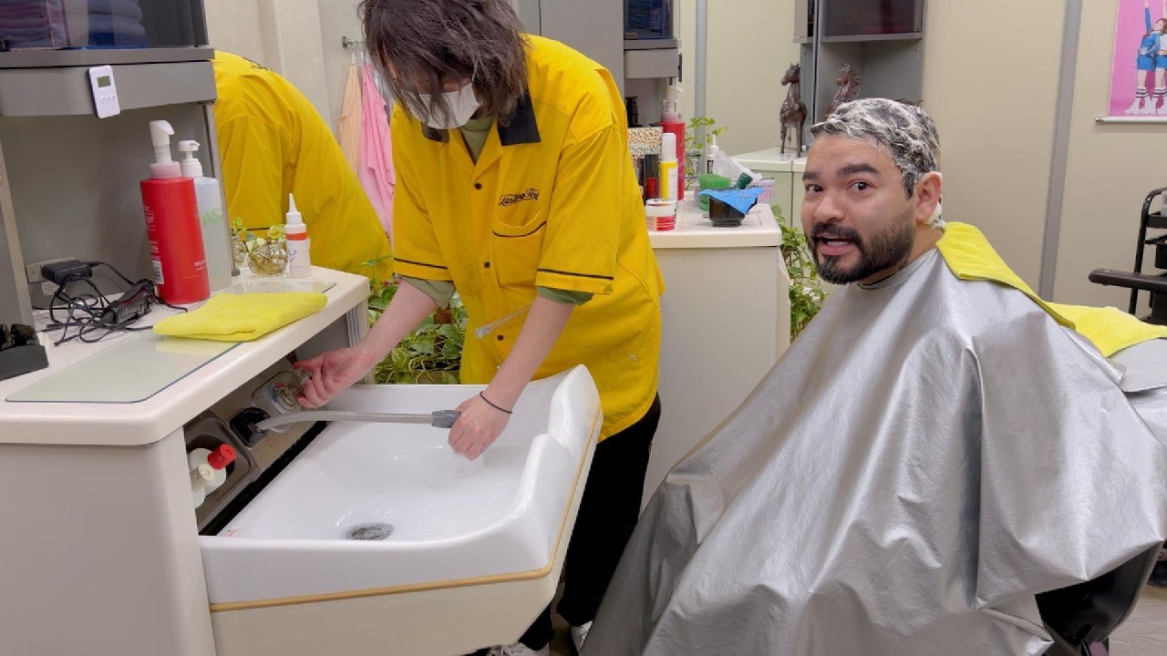 CORTEI O CABELO NO JAP&Atilde;O