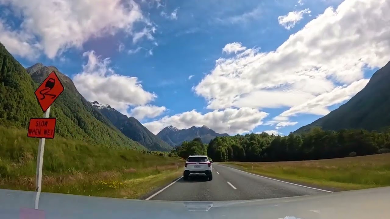 Most Beautiful Drive - Milford Sound Stunning Mountains and Forests